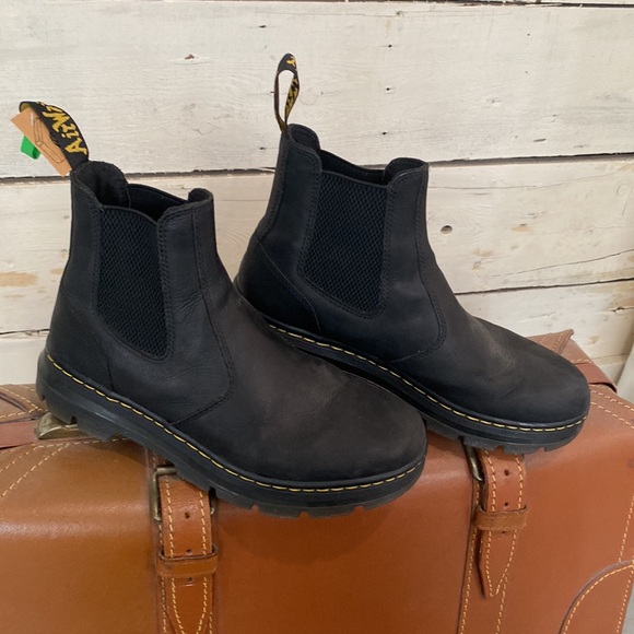 Dr. Martens EMBURY LEATHER CASUAL CHELSEA BOOTS - Picture 3 of 4